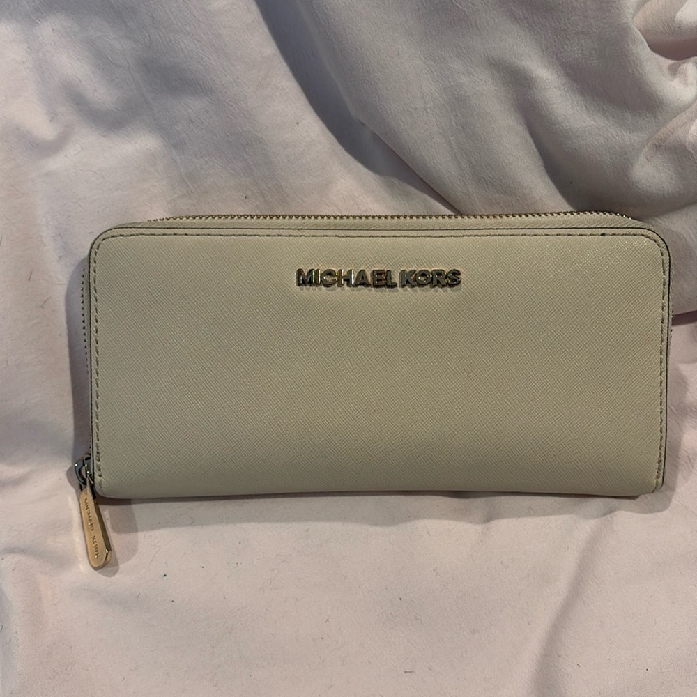Micheal Kors wallet
